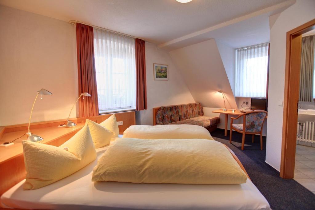 盖斯特豪斯兹姆赫尔斯恩酒店 Oberrimsingen 客房 照片